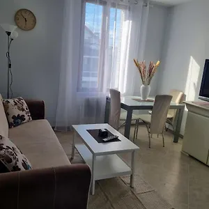 https://jolie-f2.fr-paris.fr